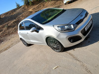 citadine-kia-rio-5-portes-2013-emdjez-edchich-skikda-algerie