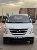 utilitaire-hyundai-h1-2011-vitre-6-places-gdyel-oran-algerie