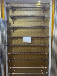 Gros et détails Tringle à rideau en fer forgé sur mesure 