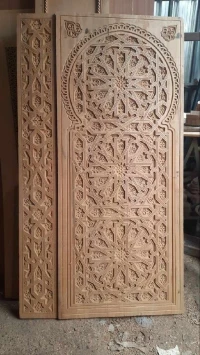 Porte sculpté 