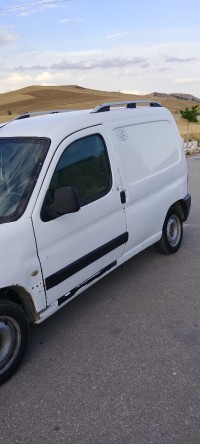 سيارات-peugeot-partner-2004-ميلة-الجزائر