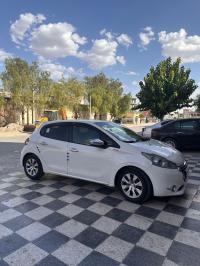 voitures-peugeot-208-2015-allure-ain-mlila-oum-el-bouaghi-algerie