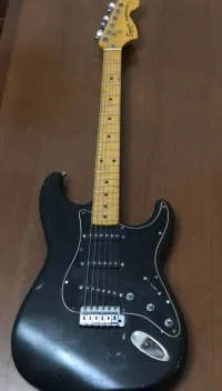 FENDER GUITARE de la legender marque squier SQ JAPAN 1983