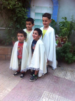 tenues-traditionnelles-burnous-kabyle-pour-enfant-illoula-oumalou-tizi-ouzou-algerie