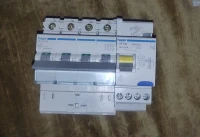disjoncteur différentiel 300ma 380v   Hagar 