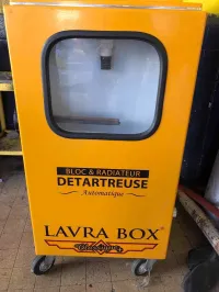 Machine detatrage bloque voiture 