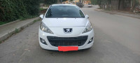 voitures-peugeot-207-2012-bordj-el-kiffan-alger-algerie