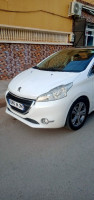 voitures-peugeot-208-2014-allure-maoussa-mascara-algerie