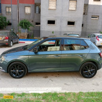 voitures-skoda-fabia-2017-style-avec-toit-panoramique-bouinan-blida-algerie