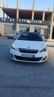 moyenne-berline-peugeot-308-2014-allure-tiaret-algerie