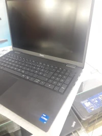 Dell latitude 3520 i5 11em 16g ram 256 ssd