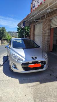 سيارات-peugeot-308-2013-أقبو-بجاية-الجزائر