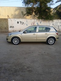 سيارات-opel-astra-2005-الكاليتوس-الجزائر