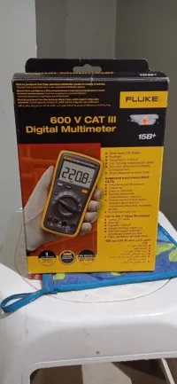 Multimètre digital 