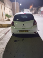 voitures-renault-clio-3-2012-night-and-day-chlef-algerie