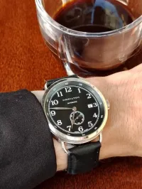 Montre Hamilton Navy Pioneer Automatic Suisse Small Second
