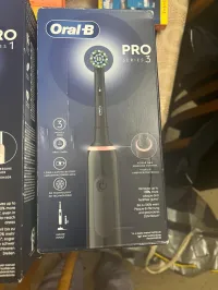 Brosse à dents électrique rechargeable ORAL B 