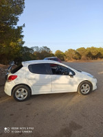 voitures-peugeot-207-2012-bouzareah-alger-algerie