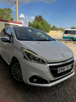 voitures-peugeot-208-2015-allure-facelift-el-hachimia-bouira-algerie