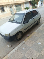 voitures-renault-clio-1-1996-ouled-rechache-khenchela-algerie