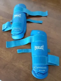 Protèges tibia EVERLAST (Karaté)