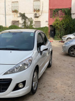 voitures-peugeot-207-2012-bordj-el-kiffan-alger-algerie