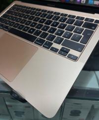 كمبيوتر-محمول-macboon-air-2020-m1-8gb-256gb-ssd-131-retina-cycle-96-93-بئر-خادم-الجزائر