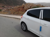 citadine-peugeot-208-2016-allure-facelift-bougaa-setif-algerie