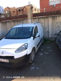 السيارات-النفعية-peugeot-partner-2012-أقبو-بجاية-الجزائر