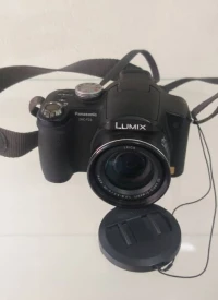 Appareil photo Panasonic LUMIX FZ8