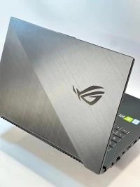ASUS ROG STRIX GL704W I7 8750H 16GO 256GO SSD + 1TO HDD NVIDIA GEFORCE RTX2070 8GO