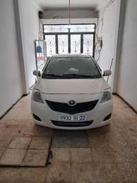 سيارات-toyota-yaris-sedan-2011-أمرناس-سيدي-بلعباس-الجزائر