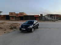 voitures-renault-clio-3-2012-night-and-day-aflou-laghouat-algerie