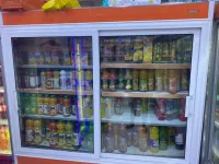 Frigo mural présentoir libre service et congélateur UGUR
