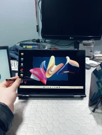 Lenovo YOGA 370  2in1 Tactile X360 + stylo ThinkPad  /16GB Ram  / i5 Vpro 7300U / 256ssd NVMe/ FHD