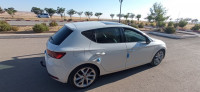 moyenne-berline-seat-leon-2015-fr15-sedrata-souk-ahras-algerie