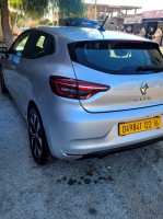 automobiles-vehicules-renault-clio-5-intense-2022-limited-reghaia-alger-algerie