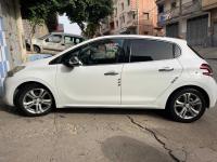 citadine-peugeot-208-2013-gue-de-constantine-alger-algerie