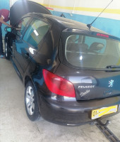 moyenne-berline-peugeot-307-2006-oxygo-annaba-algerie