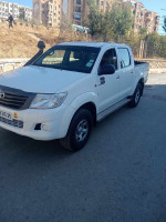 utilitaire-toyota-hilux-2015-legend-dc-4x4-medea-algerie