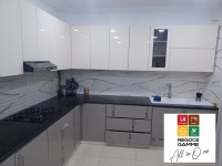 أثاث-مطبخ-cuisine-sur-mesure-encastre-en-bois-dimportation-mdf-high-gloss-et-vitre-مطابخ-مجهزة-عصرية-شراقة-الجزائر
