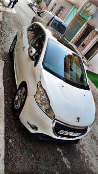 سيارات-peugeot-208-2013-allure-سطيف-الجزائر