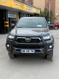 Toyota Hilux 2025 INVINCIBLE