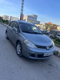 Nissan Tiida 5 portes 2010 Tiida 5 portes