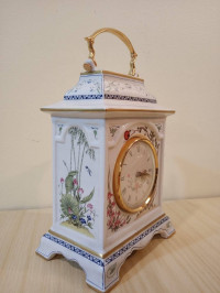 antiquites-collections-elegante-horloge-en-porcelaine-fine-collection-signe-franklin-mint-age-40-ans-staoueli-alger-algerie