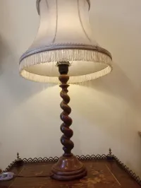 Ancienne Lampe en bois torsadé 