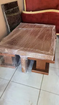 Table basse mauresque syrienne avec 4 tabourets encastrables 