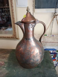 Ancienne grande Aiguière, Cruche en cuivre avec anse