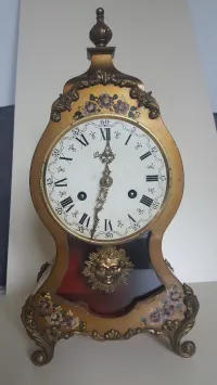Horloge, pendule à poser, Cartel de style neuchatelois à mouvement marque BELCANTO Germany FHS  