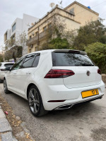 moyenne-berline-volkswagen-golf-7-2017-carat-constantine-algerie